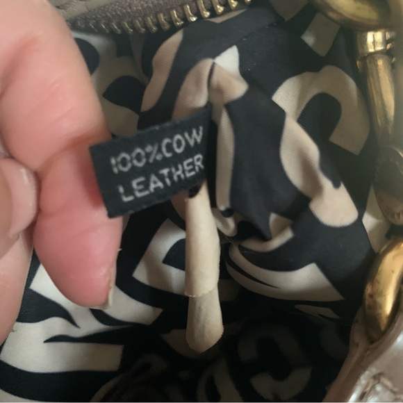 Marc Jacobs Taupe Leather Crossbody Bag - Picture 7 of 9